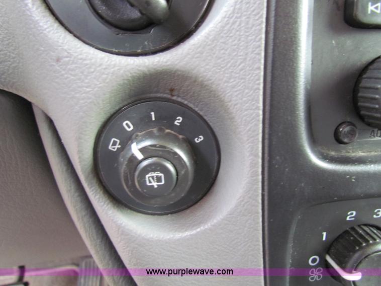 image for item G4471 2005 Chevrolet Trailblazer LS SUV