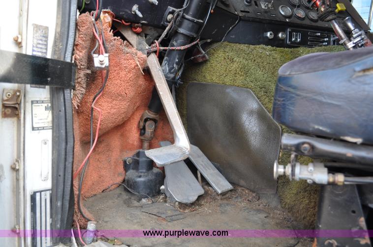 image for item G6320 1980 International Harvester 4070 Transtar II semi truck