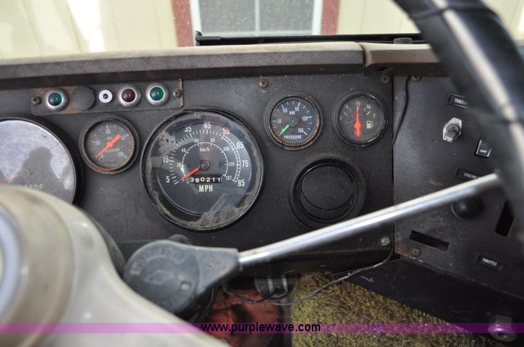 image for item G6320 1980 International Harvester 4070 Transtar II semi truck