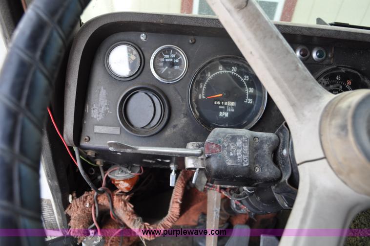 image for item G6320 1980 International Harvester 4070 Transtar II semi truck