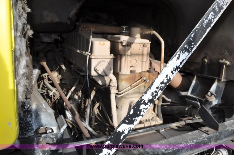 image for item G6320 1980 International Harvester 4070 Transtar II semi truck