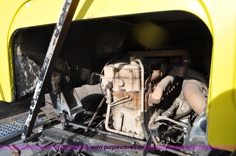 image for item G6320 1980 International Harvester 4070 Transtar II semi truck