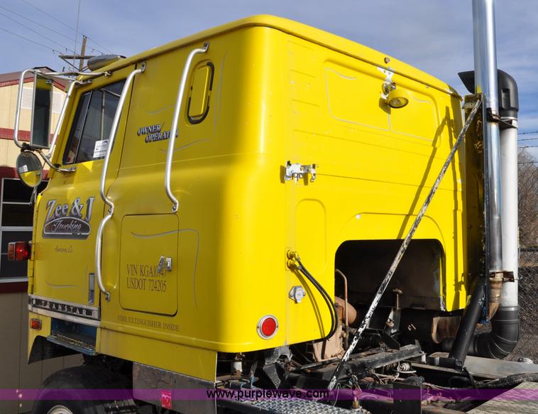 image for item G6320 1980 International Harvester 4070 Transtar II semi truck