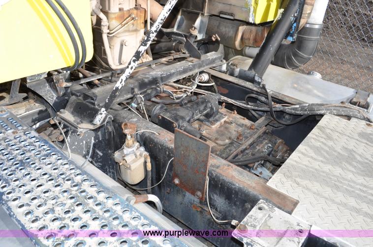 image for item G6320 1980 International Harvester 4070 Transtar II semi truck