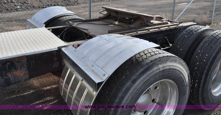 image for item G6320 1980 International Harvester 4070 Transtar II semi truck