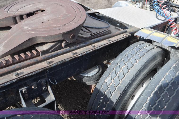 image for item G6320 1980 International Harvester 4070 Transtar II semi truck