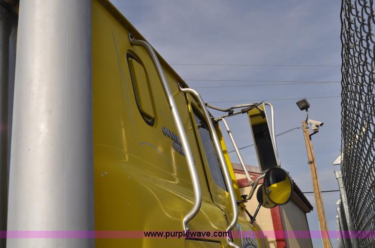 image for item G6320 1980 International Harvester 4070 Transtar II semi truck