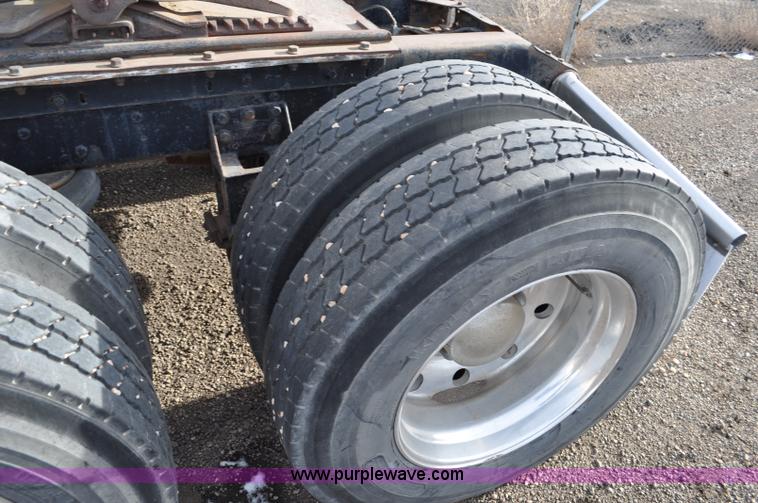 image for item G6320 1980 International Harvester 4070 Transtar II semi truck