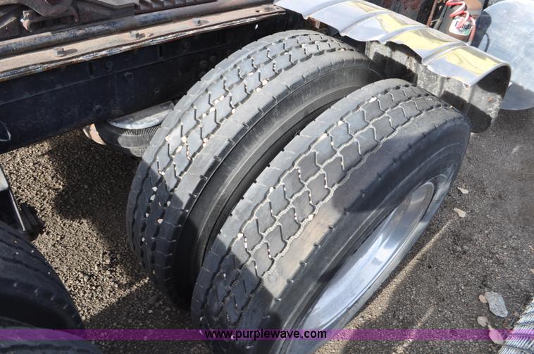 image for item G6320 1980 International Harvester 4070 Transtar II semi truck