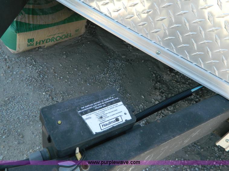 image for item G7906 2006 Haulmark TSC85X24WT2 24' enclosed trailer