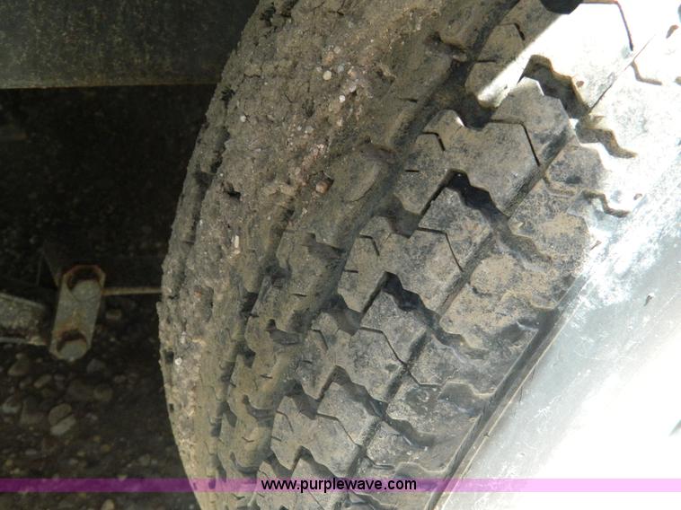 image for item G7906 2006 Haulmark TSC85X24WT2 24' enclosed trailer