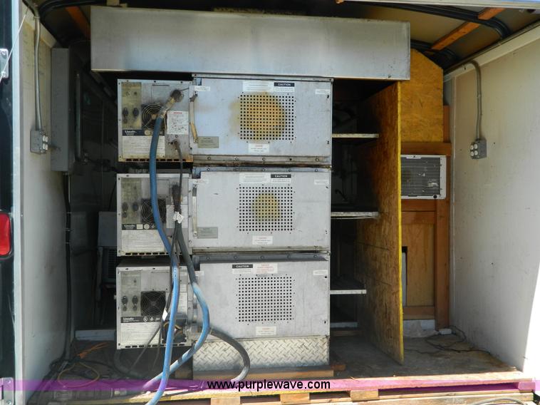 image for item G7906 2006 Haulmark TSC85X24WT2 24' enclosed trailer