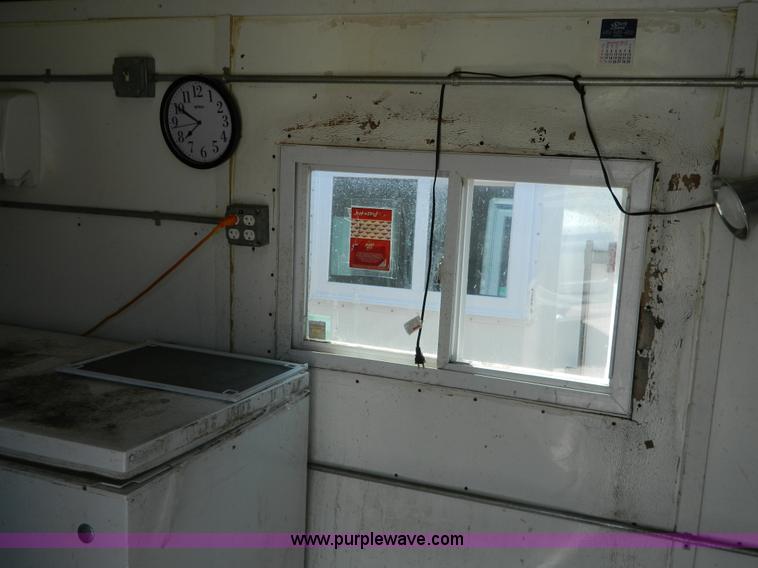 image for item G7906 2006 Haulmark TSC85X24WT2 24' enclosed trailer