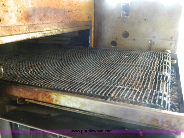 image for item G7906 2006 Haulmark TSC85X24WT2 24' enclosed trailer