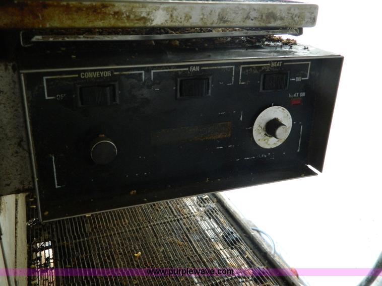 image for item G7906 2006 Haulmark TSC85X24WT2 24' enclosed trailer