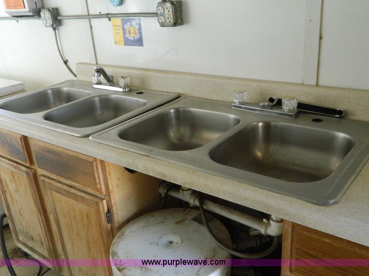 image for item G7906 2006 Haulmark TSC85X24WT2 24' enclosed trailer