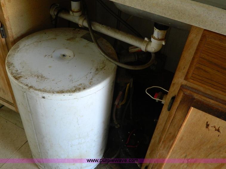 image for item G7906 2006 Haulmark TSC85X24WT2 24' enclosed trailer