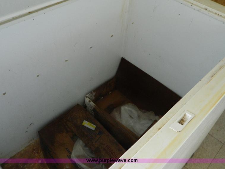 image for item G7906 2006 Haulmark TSC85X24WT2 24' enclosed trailer