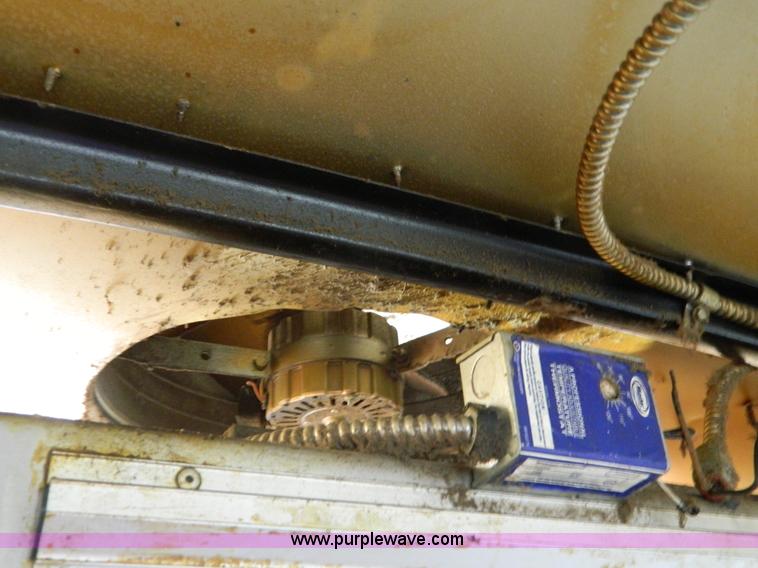 image for item G7906 2006 Haulmark TSC85X24WT2 24' enclosed trailer