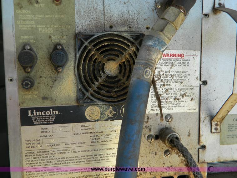 image for item G7906 2006 Haulmark TSC85X24WT2 24' enclosed trailer