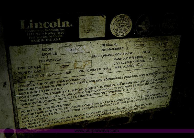 image for item G7906 2006 Haulmark TSC85X24WT2 24' enclosed trailer