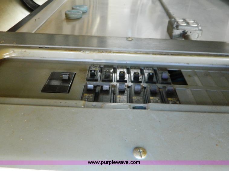 image for item G7906 2006 Haulmark TSC85X24WT2 24' enclosed trailer