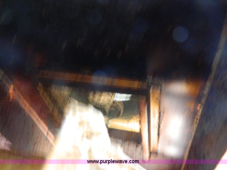 image for item G7906 2006 Haulmark TSC85X24WT2 24' enclosed trailer