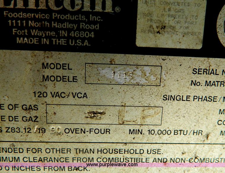 image for item G7906 2006 Haulmark TSC85X24WT2 24' enclosed trailer