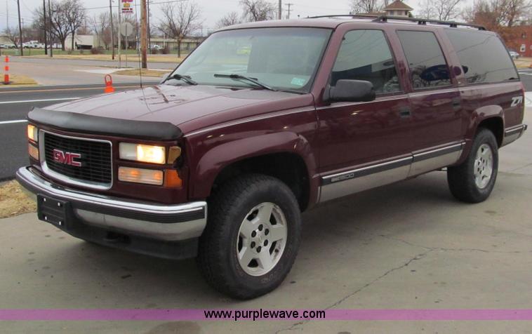 image for item G9702 1998 GMC Suburban 1500 Z71 SUV
