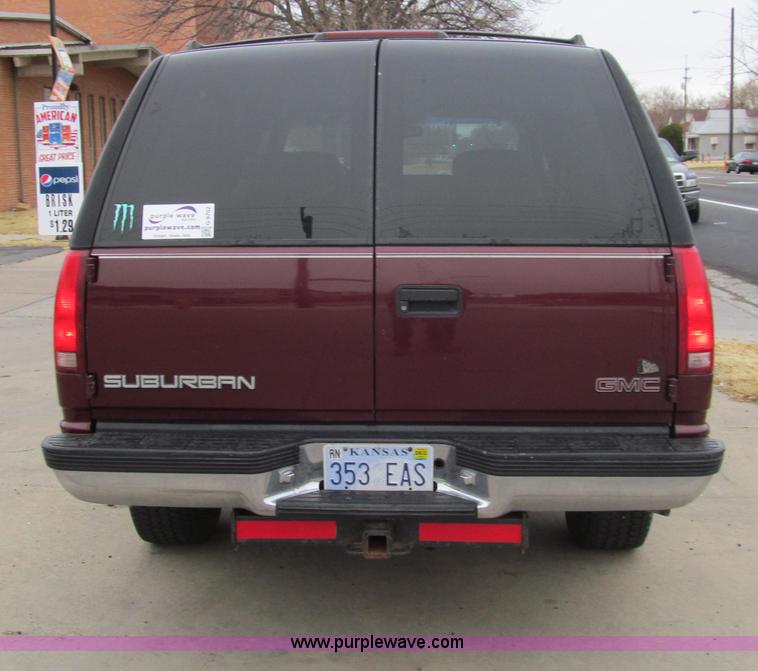 image for item G9702 1998 GMC Suburban 1500 Z71 SUV