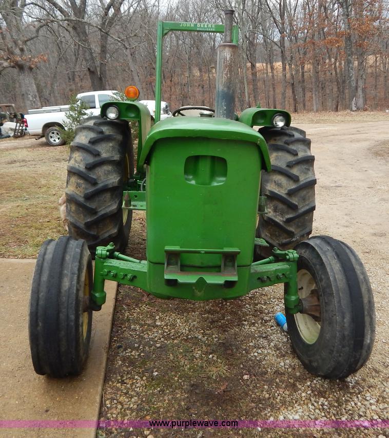 image for item H3860 John Deere 2640 tractor
