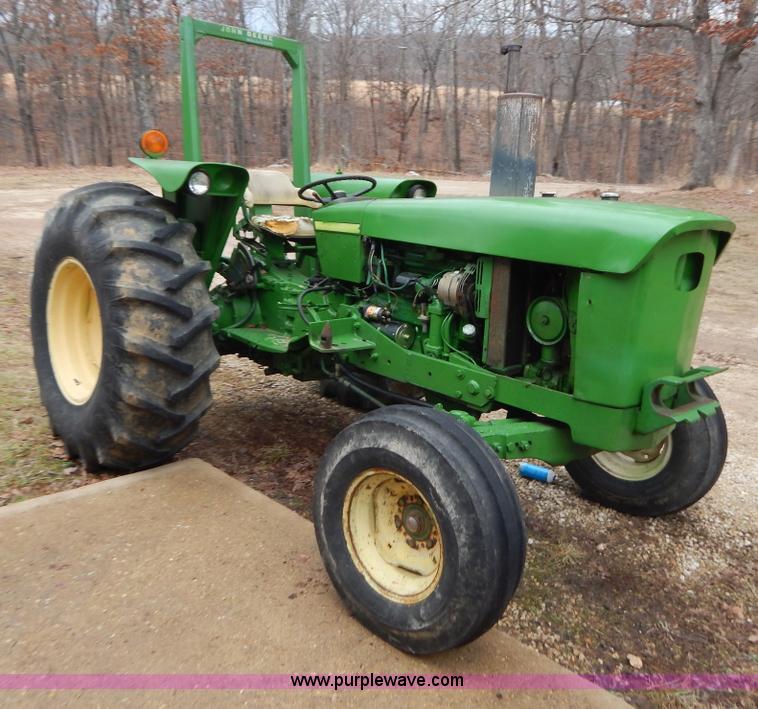 image for item H3860 John Deere 2640 tractor