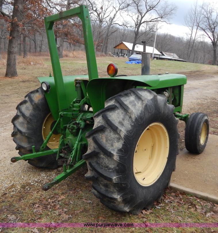 image for item H3860 John Deere 2640 tractor