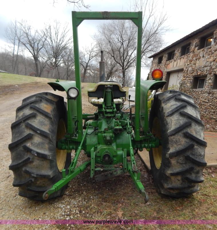 image for item H3860 John Deere 2640 tractor