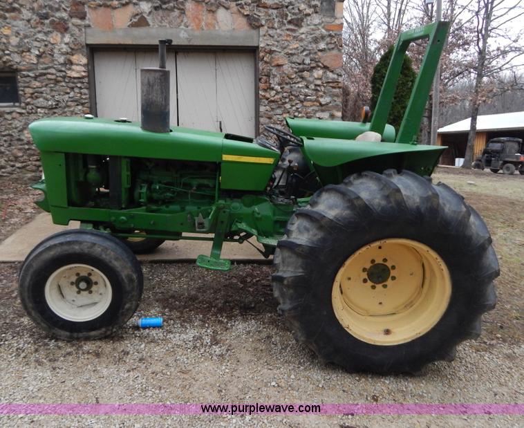 image for item H3860 John Deere 2640 tractor
