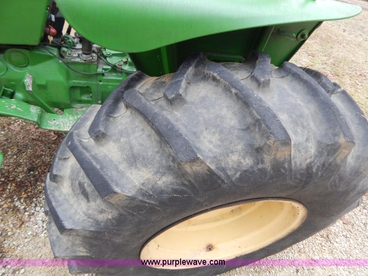 image for item H3860 John Deere 2640 tractor