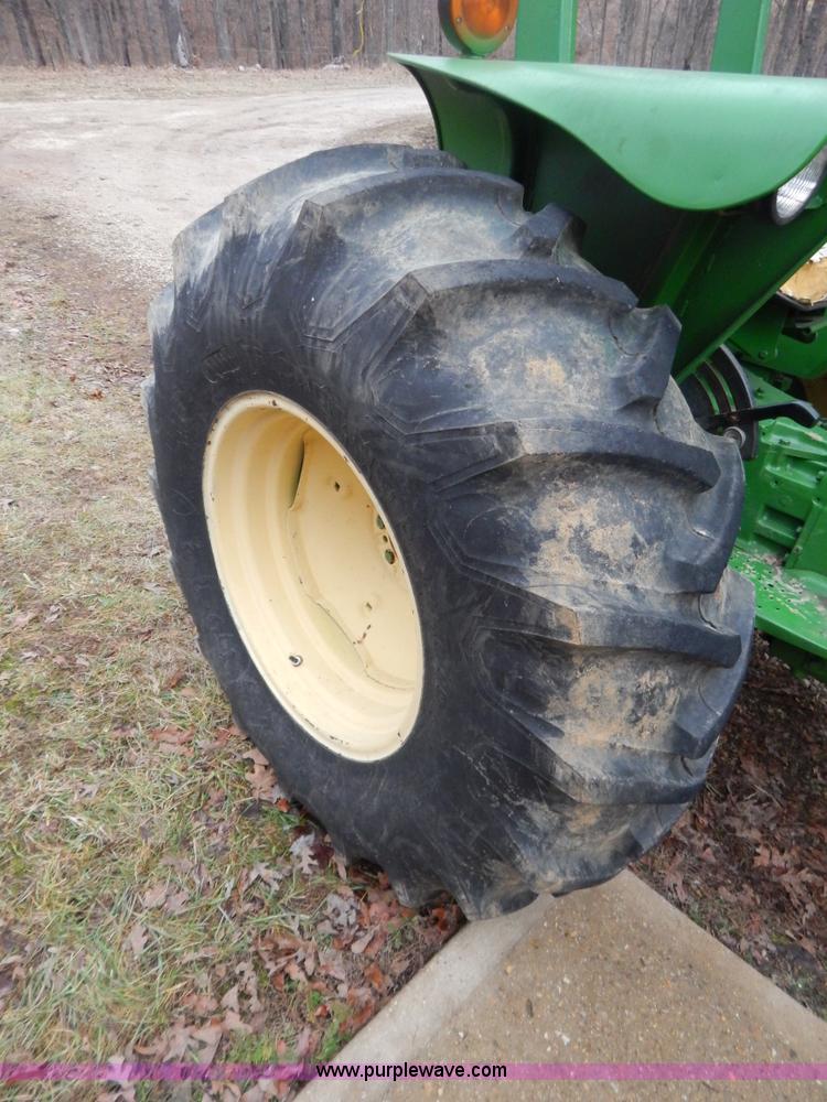 image for item H3860 John Deere 2640 tractor