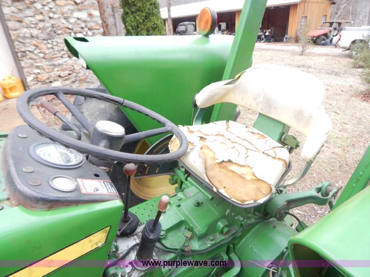 image for item H3860 John Deere 2640 tractor