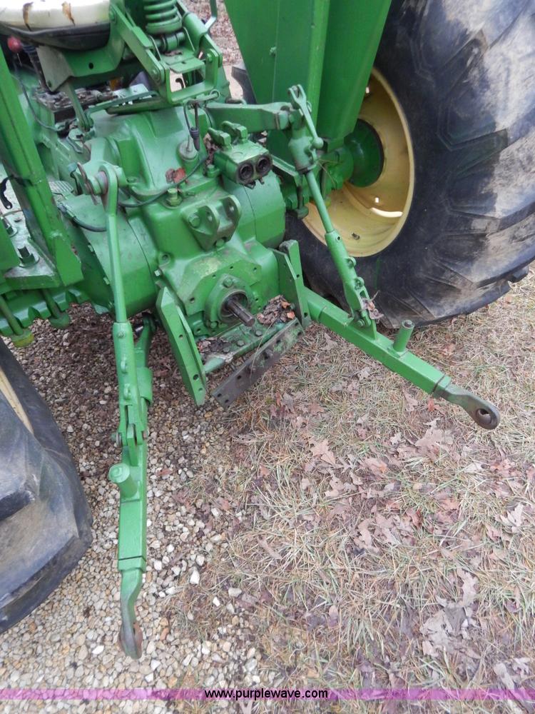 image for item H3860 John Deere 2640 tractor