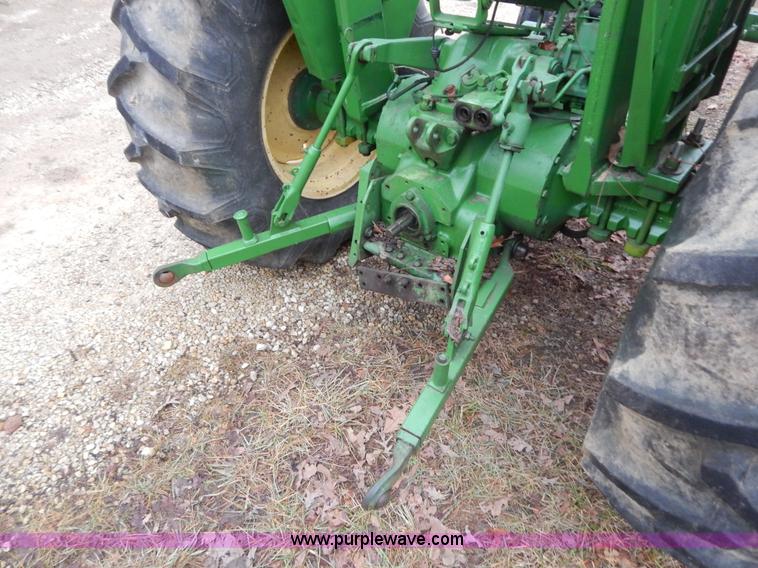 image for item H3860 John Deere 2640 tractor