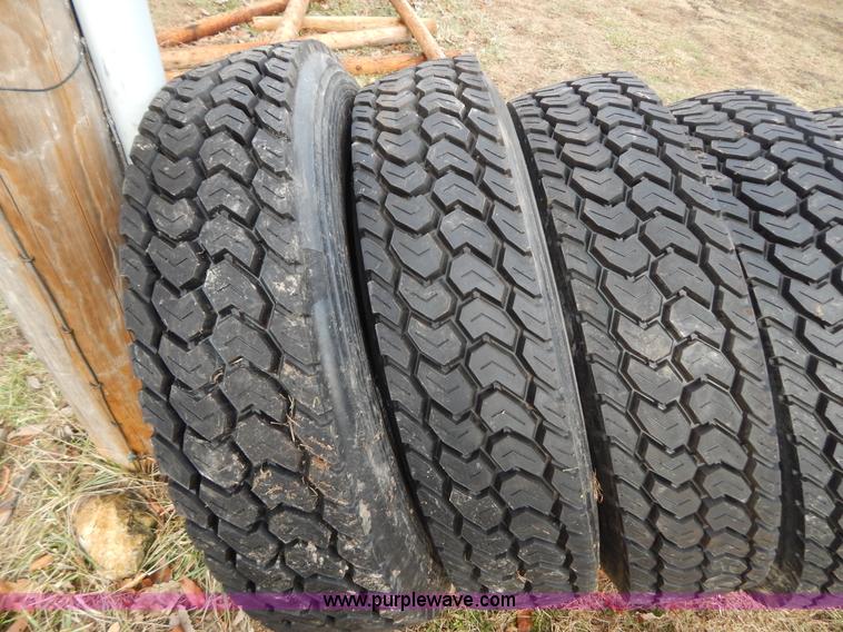 image for item H3880 (10) semi tires