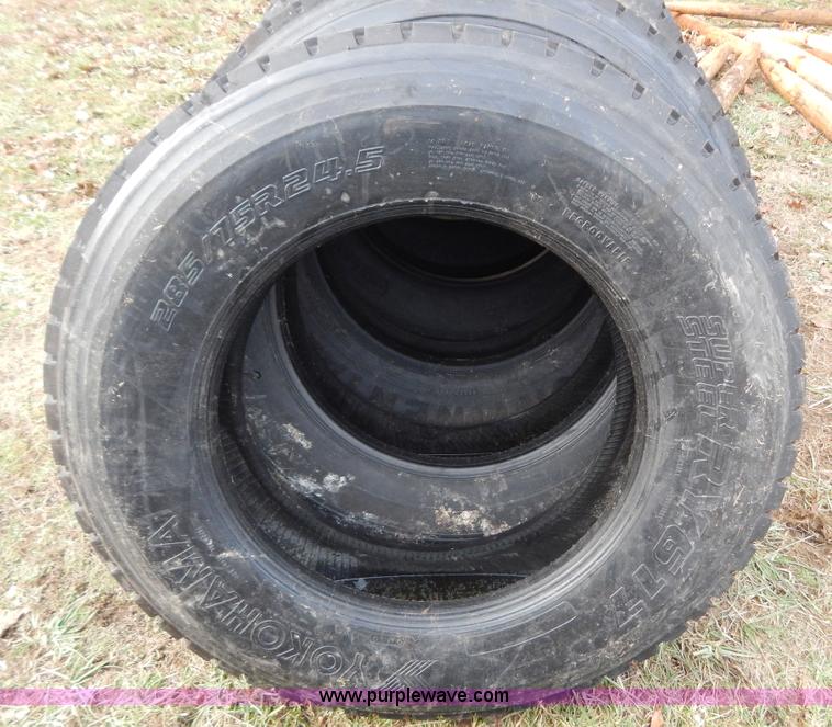 image for item H3880 (10) semi tires