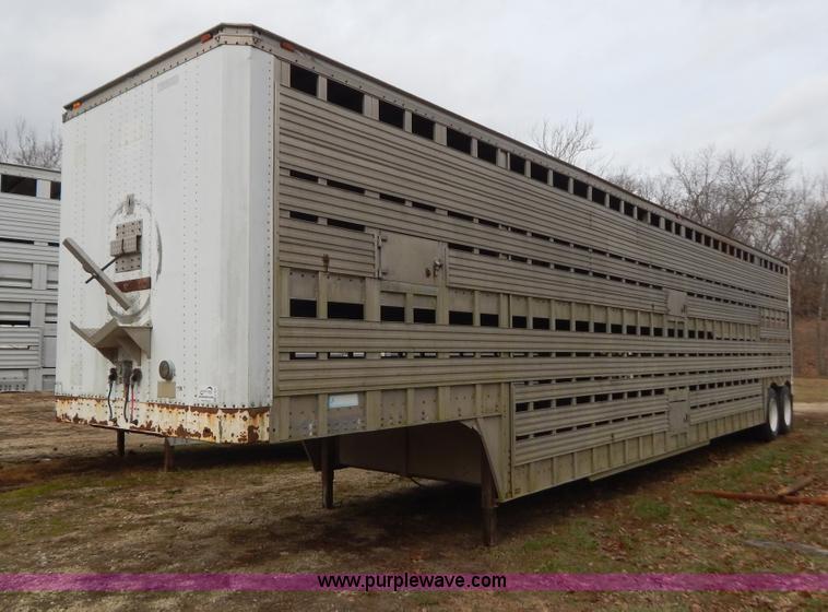 image for item H3881 1975 American 48' cattle pot trailer