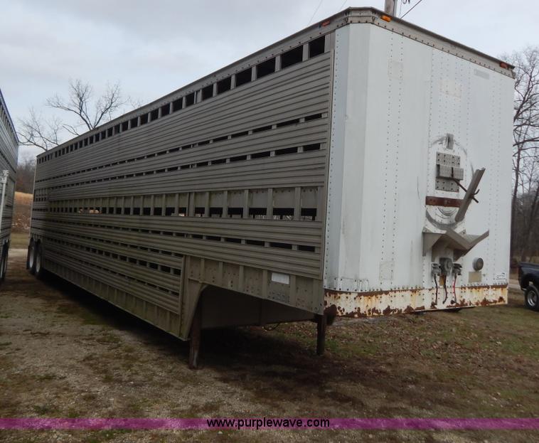image for item H3881 1975 American 48' cattle pot trailer