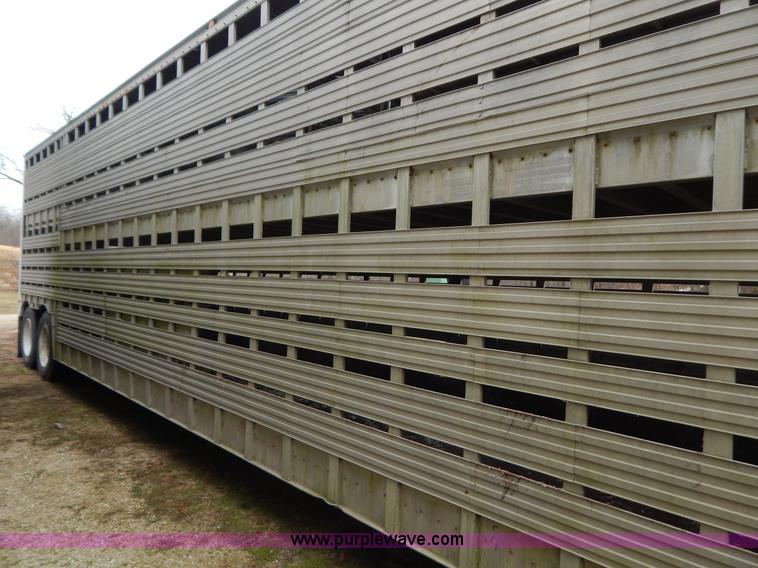 image for item H3881 1975 American 48' cattle pot trailer