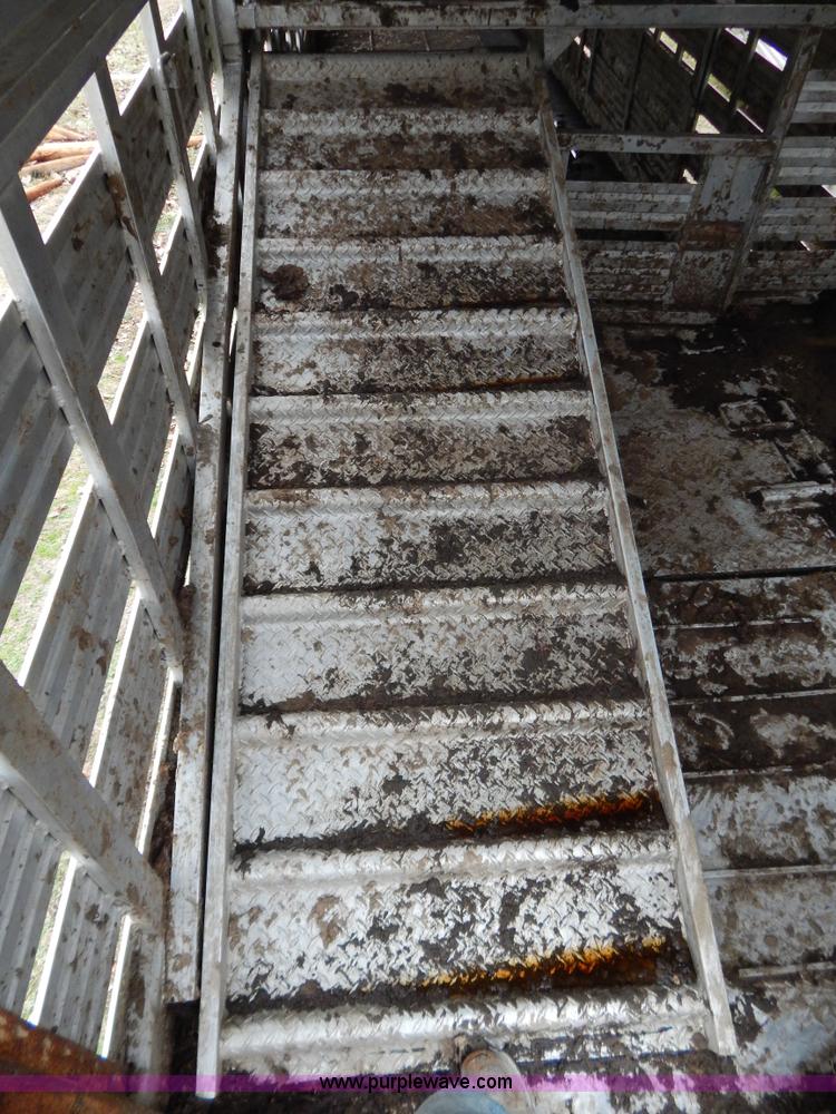 image for item H3881 1975 American 48' cattle pot trailer