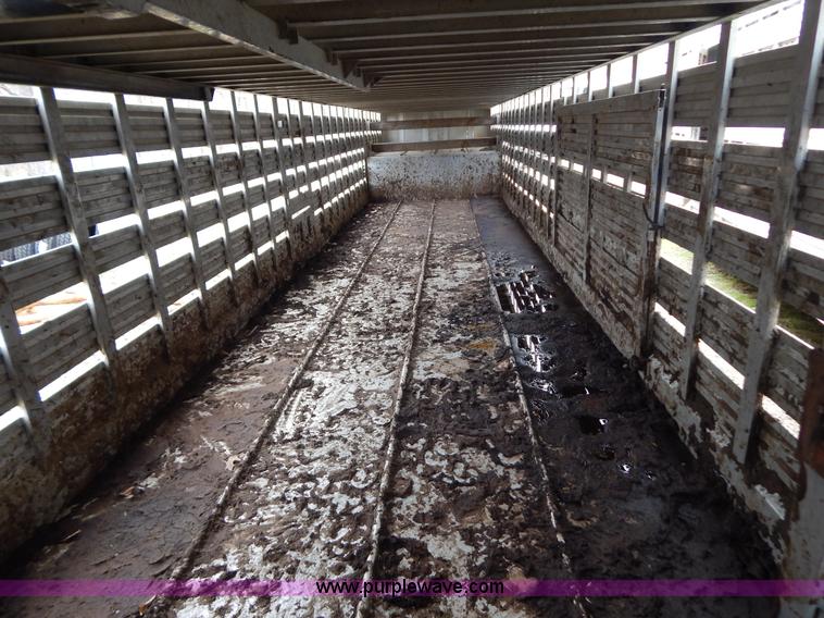 image for item H3881 1975 American 48' cattle pot trailer