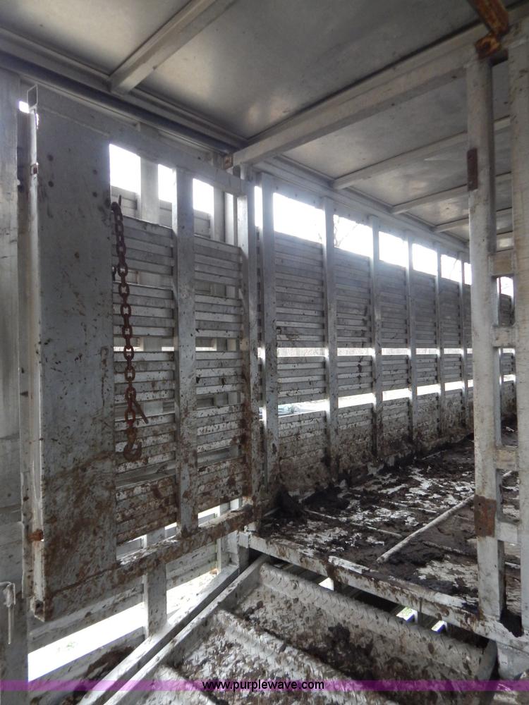 image for item H3881 1975 American 48' cattle pot trailer