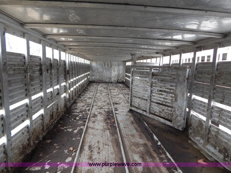 image for item H3881 1975 American 48' cattle pot trailer