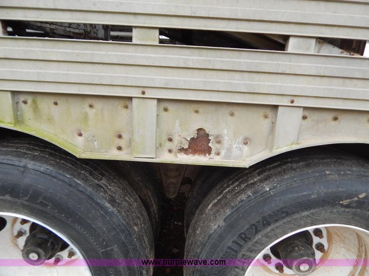 image for item H3881 1975 American 48' cattle pot trailer